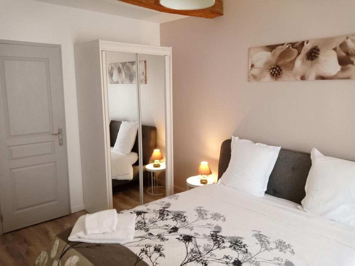 A Deux Pas Du Rheby Hotel Villebois Bagian luar foto