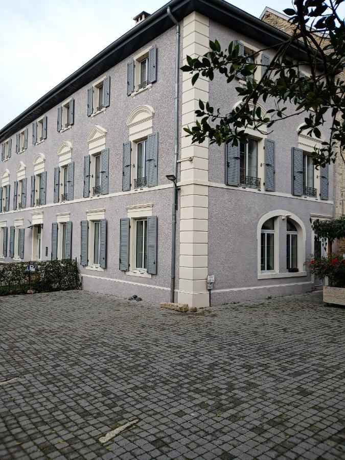 A Deux Pas Du Rheby Hotel Villebois Bagian luar foto