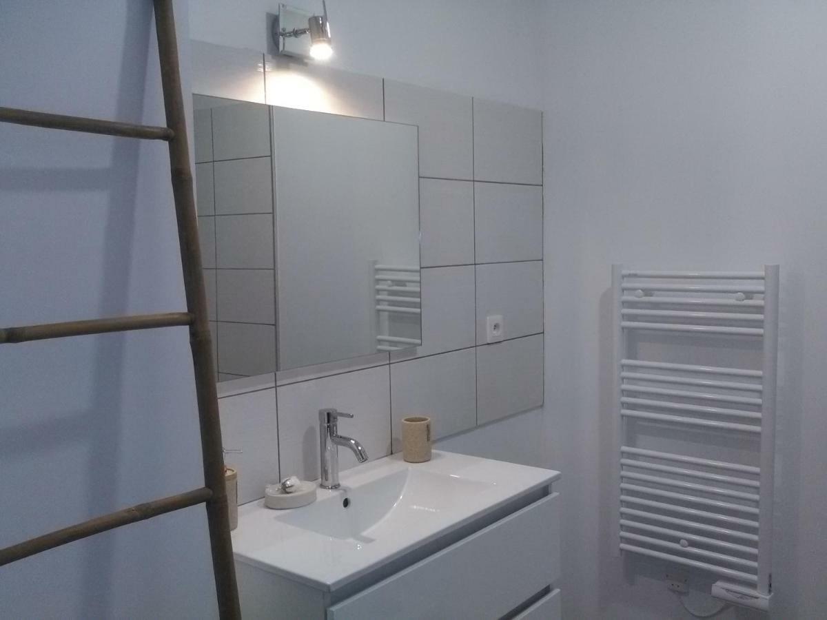 A Deux Pas Du Rheby Hotel Villebois Bagian luar foto