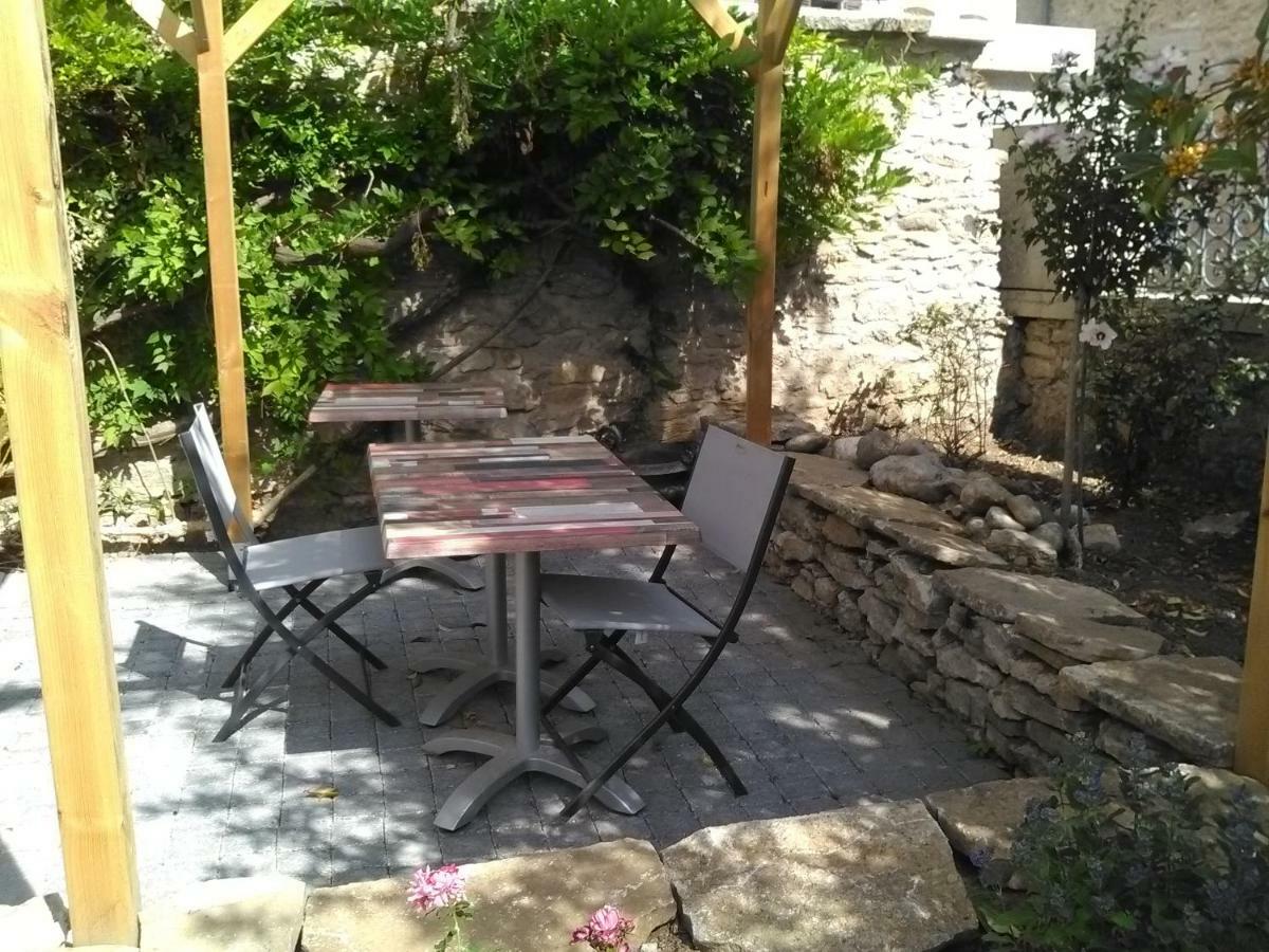 A Deux Pas Du Rheby Hotel Villebois Bagian luar foto