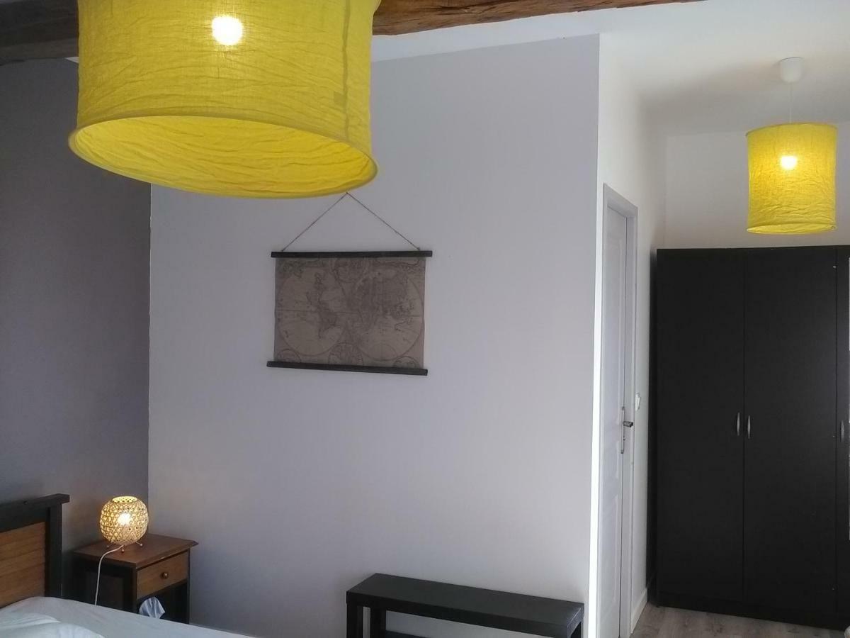 A Deux Pas Du Rheby Hotel Villebois Bagian luar foto