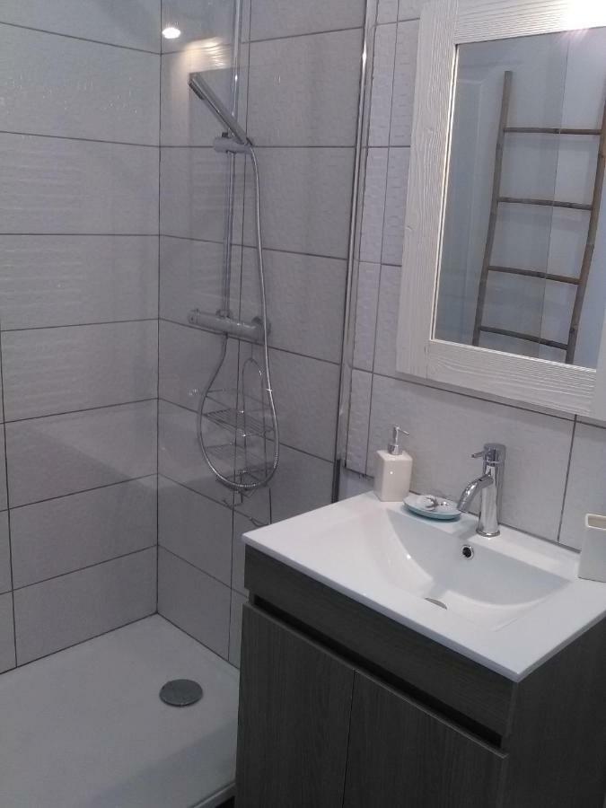 A Deux Pas Du Rheby Hotel Villebois Bagian luar foto